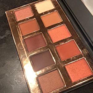 Crown Eyeshadow Palette